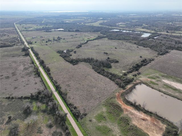 000 Schindler Road, Alleyton, TX 78935