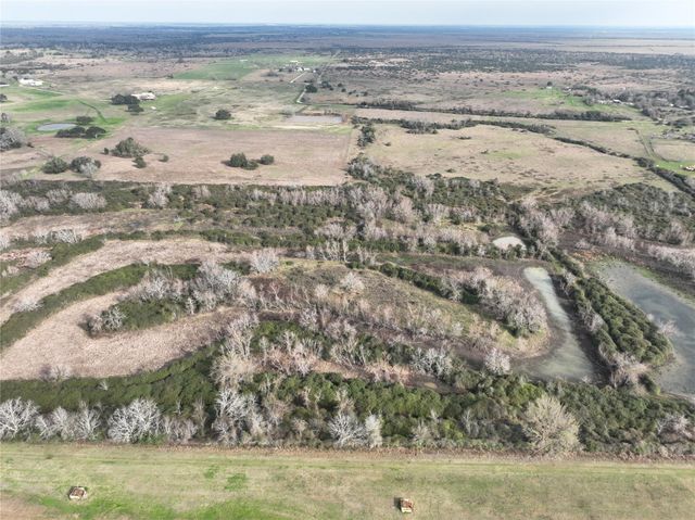 000 Schindler Road, Alleyton, TX 78935