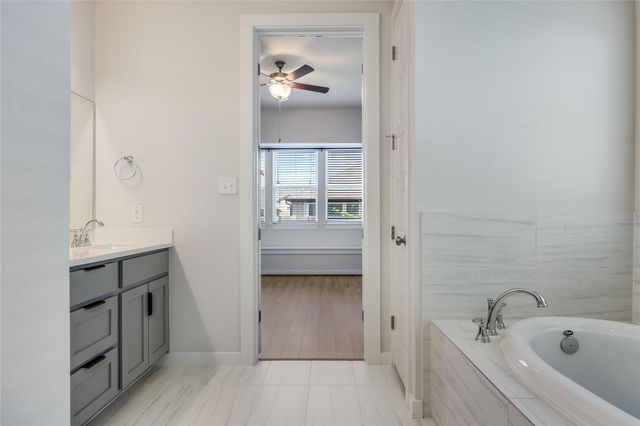4326 Frankfurt LN, Round Rock, TX 78626