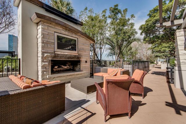 360 Nueces ST 1505, Austin, TX 78701