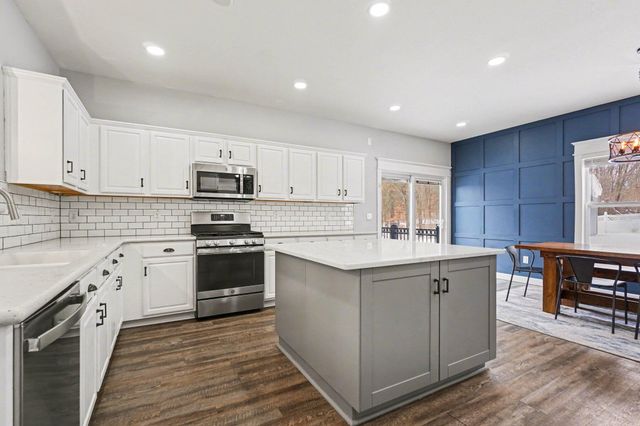 9360 Stratford Woods Trail, Kalamazoo, MI 49009