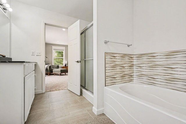 9360 Stratford Woods Trail, Kalamazoo, MI 49009