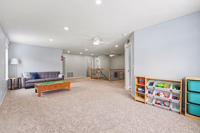 9360 Stratford Woods Trail, Kalamazoo, MI 49009