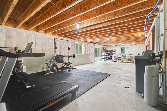 9360 Stratford Woods Trail, Kalamazoo, MI 49009