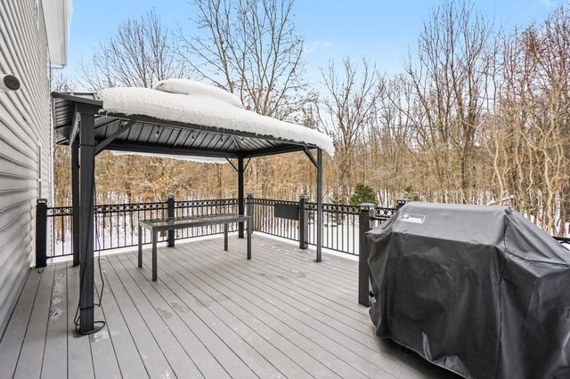 9360 Stratford Woods Trail, Kalamazoo, MI 49009