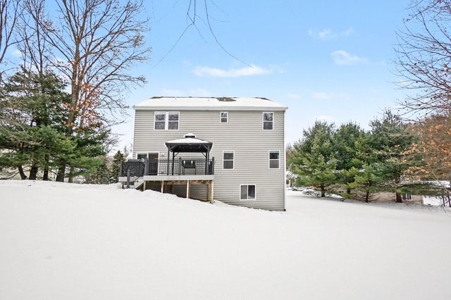 9360 Stratford Woods Trail, Kalamazoo, MI 49009