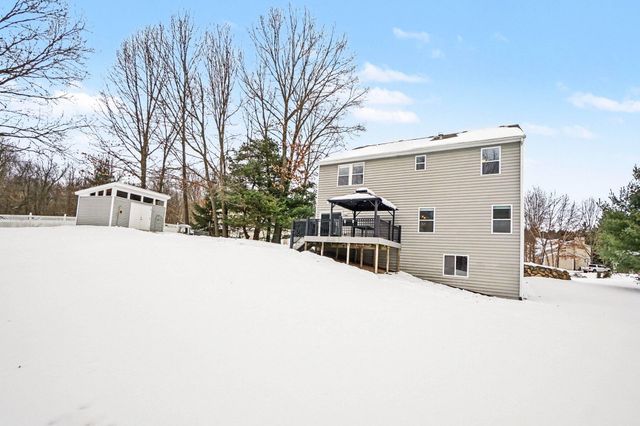 9360 Stratford Woods Trail, Kalamazoo, MI 49009