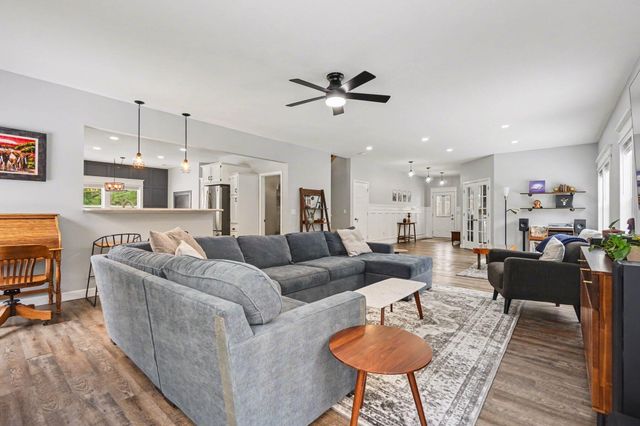 9360 Stratford Woods Trail, Kalamazoo, MI 49009