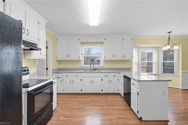 14 Jayne Lee DR, Hampton, VA 23664