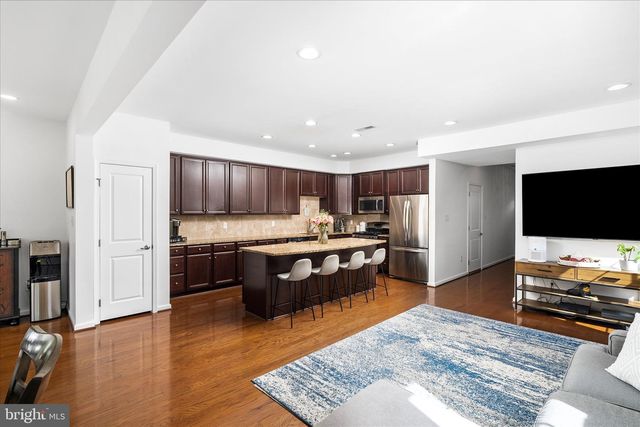 12 VENTANA CT, Hamilton, NJ 08619