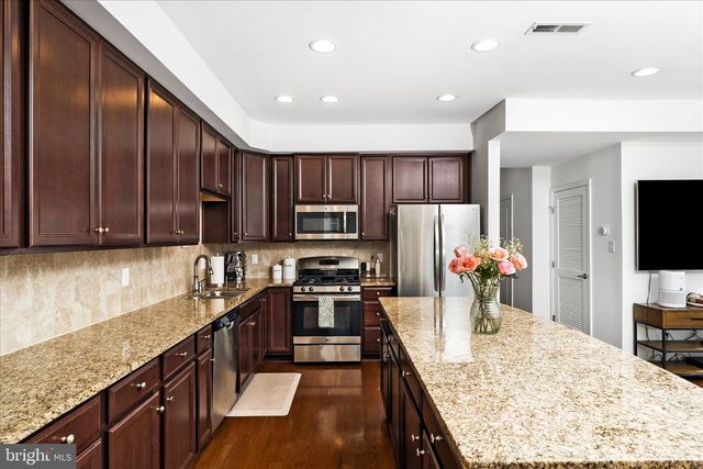 12 VENTANA CT, Hamilton, NJ 08619