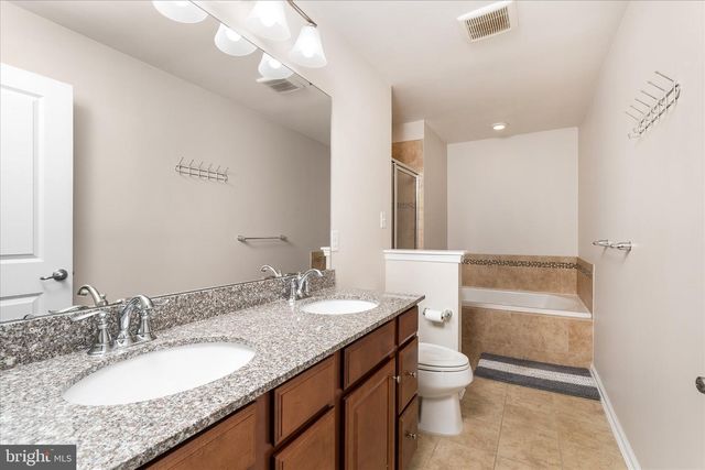 12 VENTANA CT, Hamilton, NJ 08619