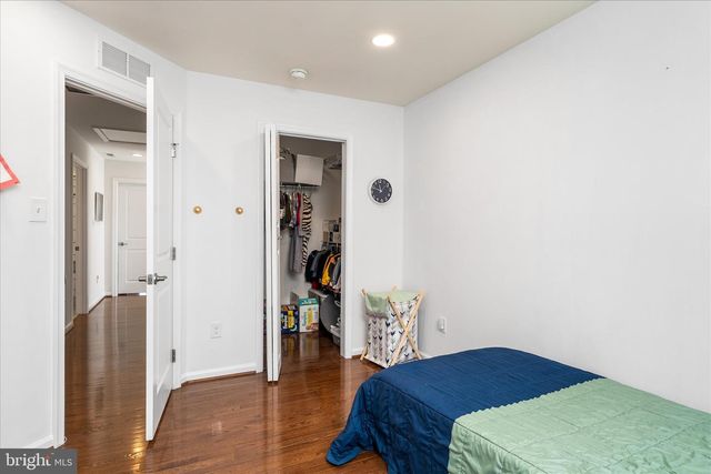 12 VENTANA CT, Hamilton, NJ 08619