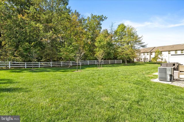 12 VENTANA CT, Hamilton, NJ 08619