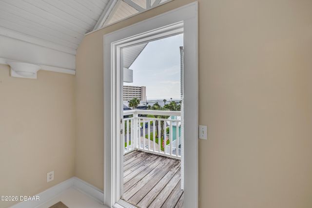 315 Due East Street, New Smyrna Beach, FL 32169