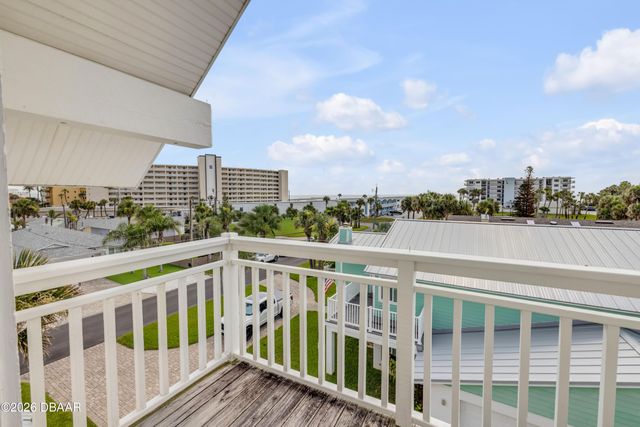 315 Due East Street, New Smyrna Beach, FL 32169