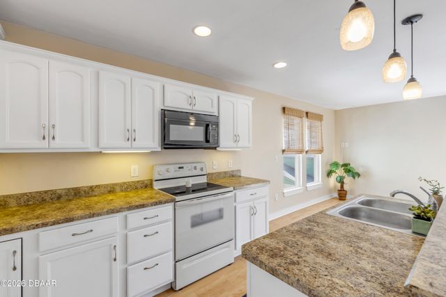 315 Due East Street, New Smyrna Beach, FL 32169