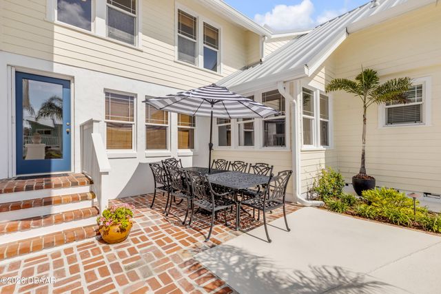 315 Due East Street, New Smyrna Beach, FL 32169