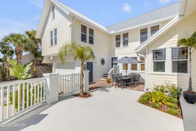 315 Due East Street, New Smyrna Beach, FL 32169