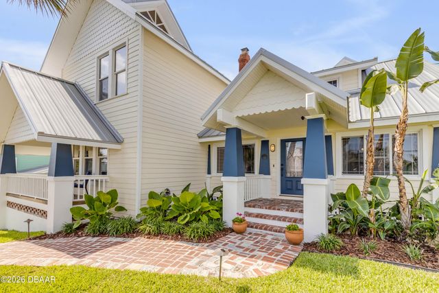 315 Due East Street, New Smyrna Beach, FL 32169