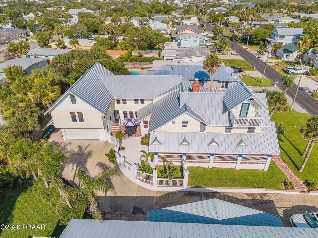 315 Due East Street, New Smyrna Beach, FL 32169