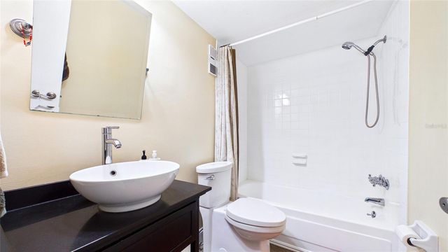 4050 4TH STREET N 122, St Petersburg, FL 33703