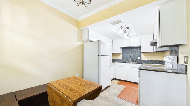 4050 4TH STREET N 122, St Petersburg, FL 33703