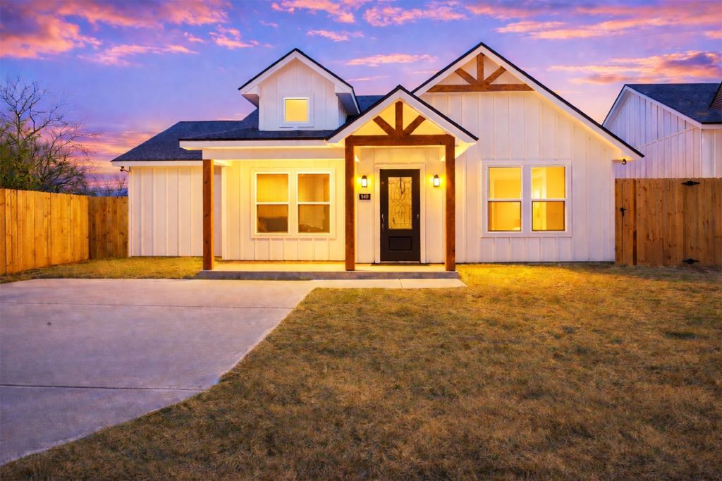 940 Holt Avenue, Waco, TX 76706