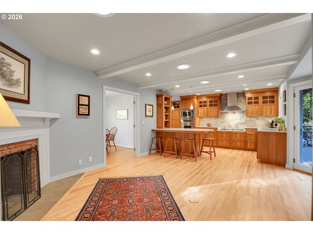 1856 GLENMORRIE Ter, Lake Oswego, OR 97034