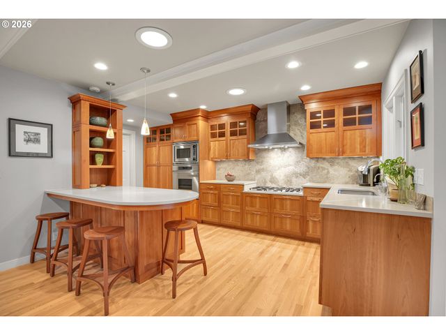 1856 GLENMORRIE Ter, Lake Oswego, OR 97034