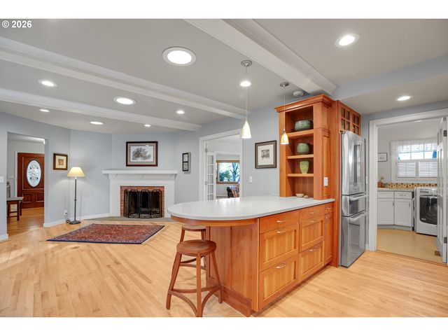 1856 GLENMORRIE Ter, Lake Oswego, OR 97034