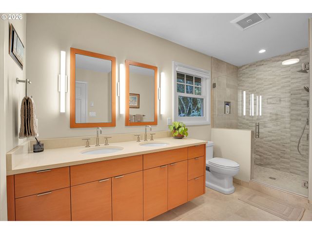 1856 GLENMORRIE Ter, Lake Oswego, OR 97034