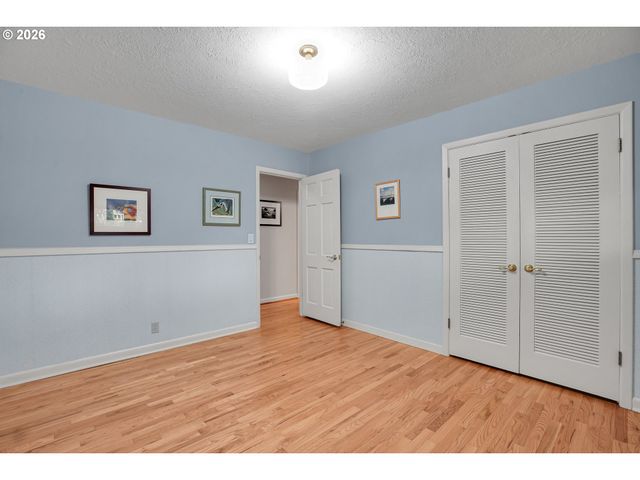 1856 GLENMORRIE Ter, Lake Oswego, OR 97034