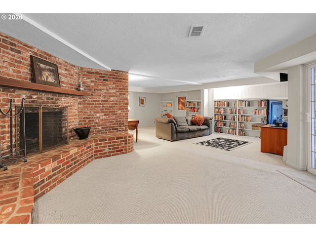 1856 GLENMORRIE Ter, Lake Oswego, OR 97034