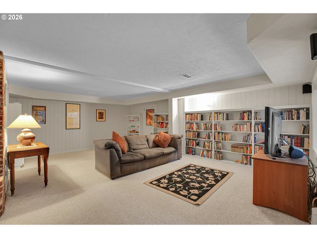 1856 GLENMORRIE Ter, Lake Oswego, OR 97034