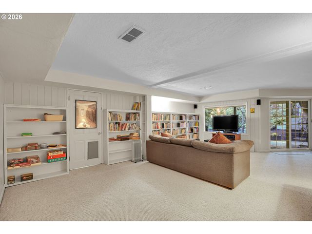 1856 GLENMORRIE Ter, Lake Oswego, OR 97034