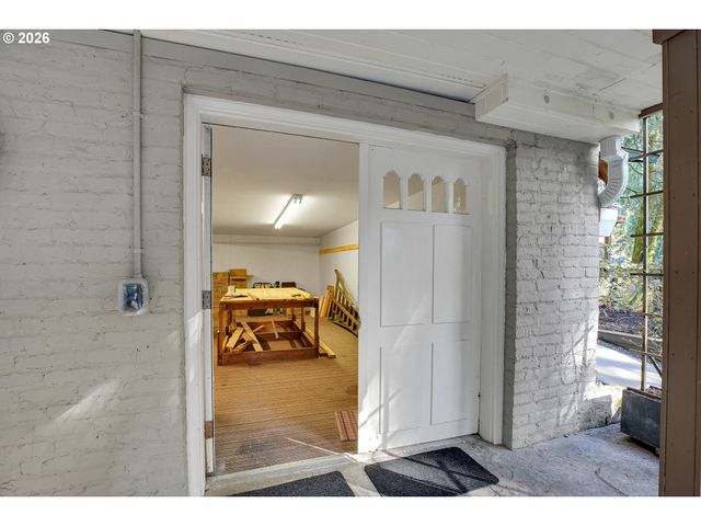 1856 GLENMORRIE Ter, Lake Oswego, OR 97034