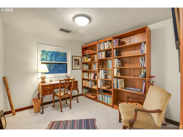 1856 GLENMORRIE Ter, Lake Oswego, OR 97034