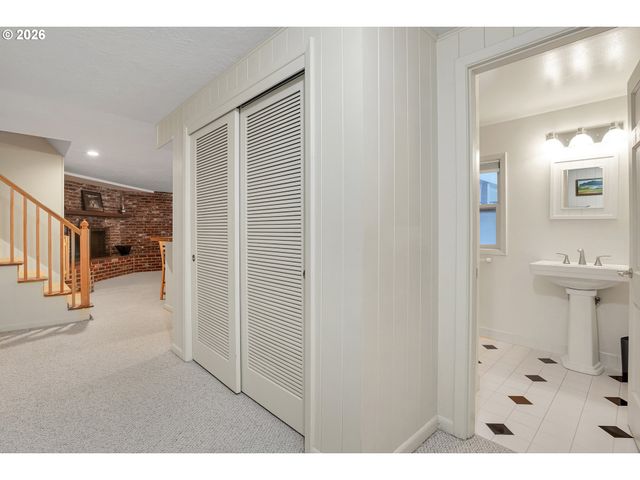 1856 GLENMORRIE Ter, Lake Oswego, OR 97034