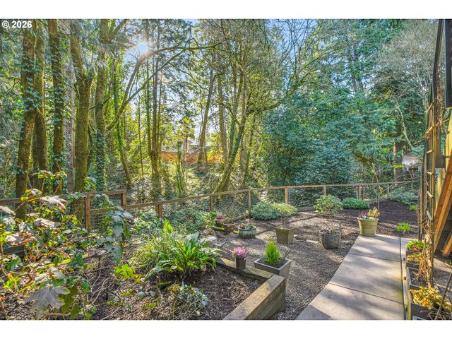 1856 GLENMORRIE Ter, Lake Oswego, OR 97034