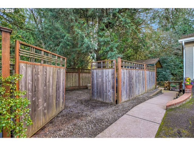 1856 GLENMORRIE Ter, Lake Oswego, OR 97034