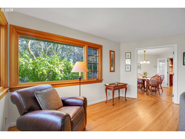 1856 GLENMORRIE Ter, Lake Oswego, OR 97034