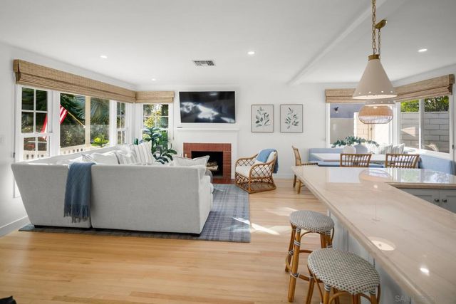 909 1st St, Coronado, CA 92118