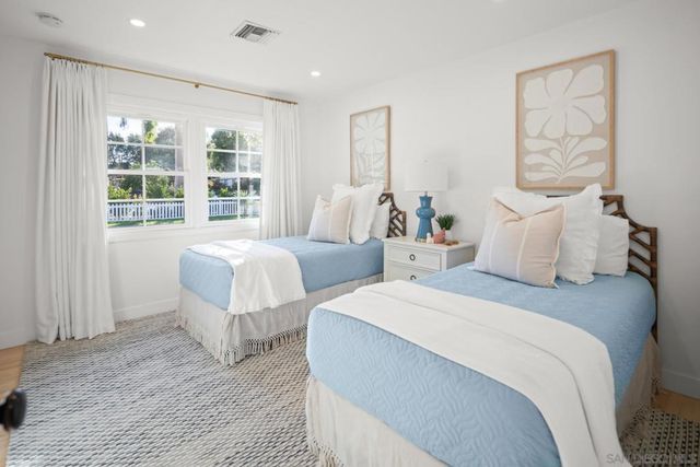 909 1st St, Coronado, CA 92118