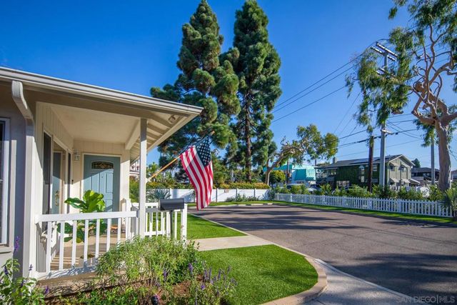 909 1st St, Coronado, CA 92118
