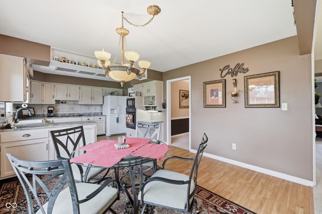 866 W Ashbourne Lane, Greenwood, IN 46142