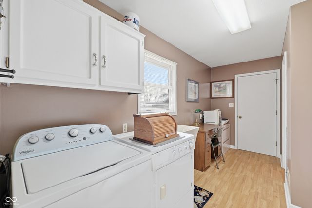 866 W Ashbourne Lane, Greenwood, IN 46142