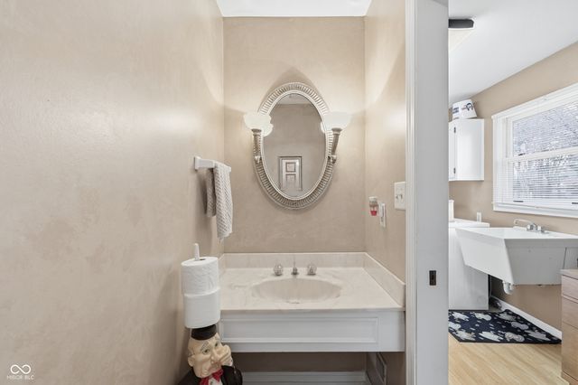 866 W Ashbourne Lane, Greenwood, IN 46142