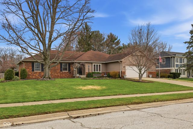 866 W Ashbourne Lane, Greenwood, IN 46142