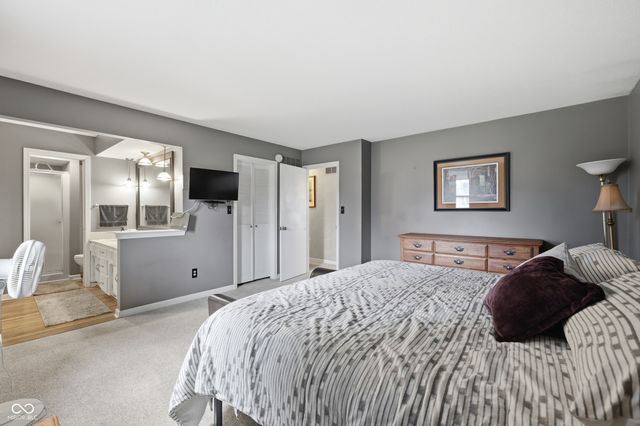 866 W Ashbourne Lane, Greenwood, IN 46142